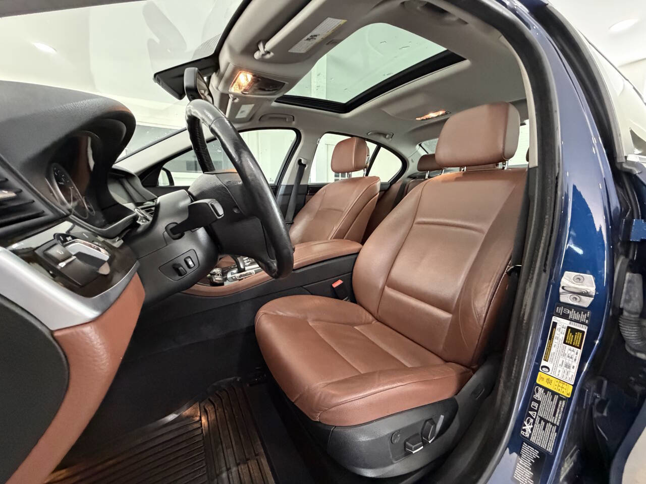 Used 2013 BMW 528i xDrive Sedan AWD/4WD image 29