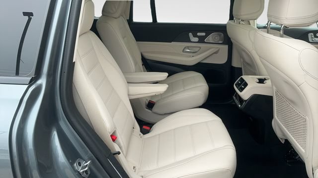 Used 2023 Mercedes-Benz GLS 450 4MATIC image 16