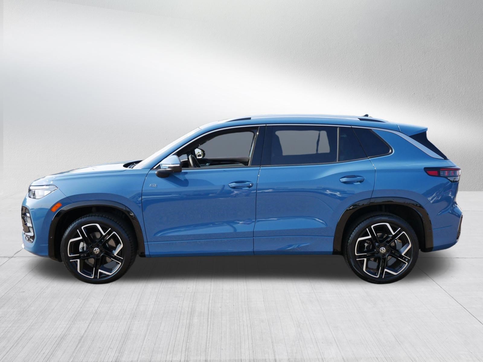 Certified 2025 Volkswagen Tiguan SEL R-Line AWD/4WD image 4