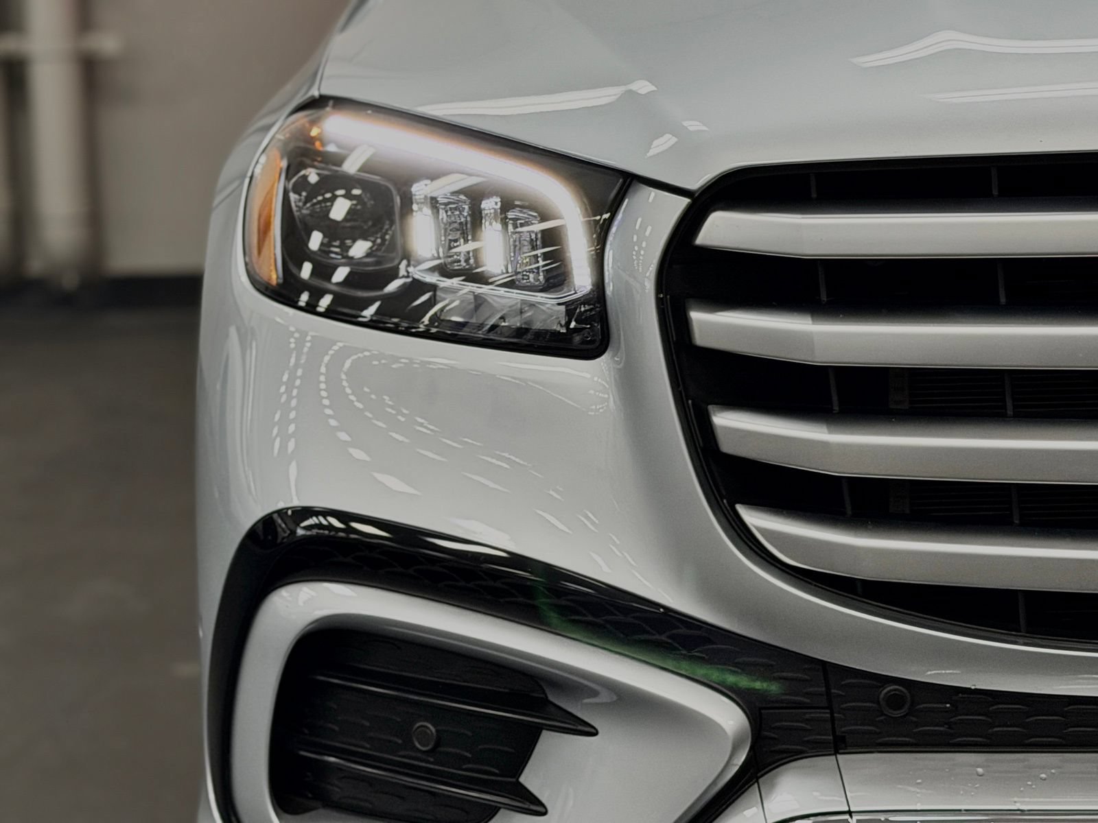 Used 2025 Mercedes-Benz GLS 450 4MATIC image 8