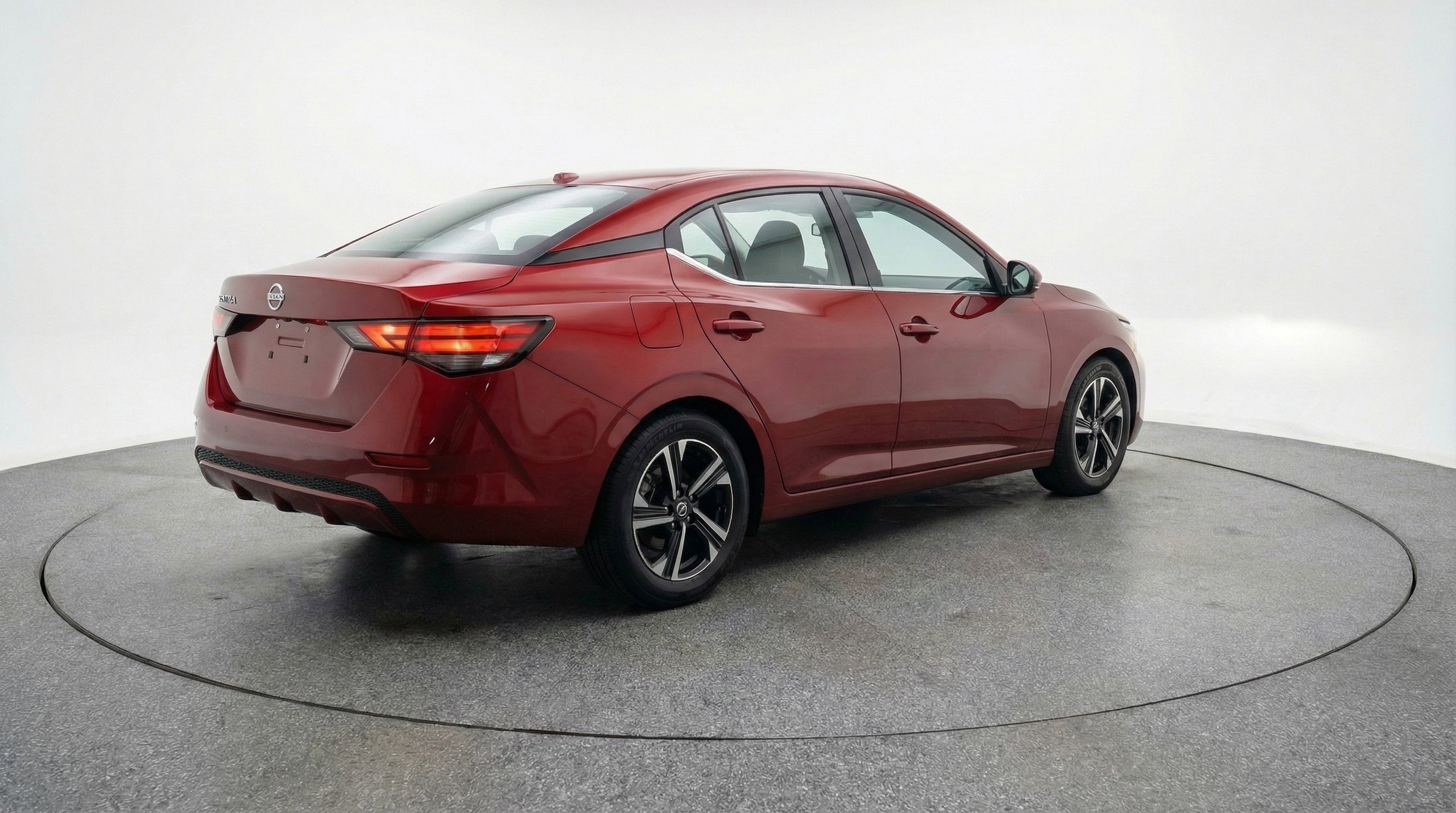 Used 2025 Nissan Sentra SV image 9