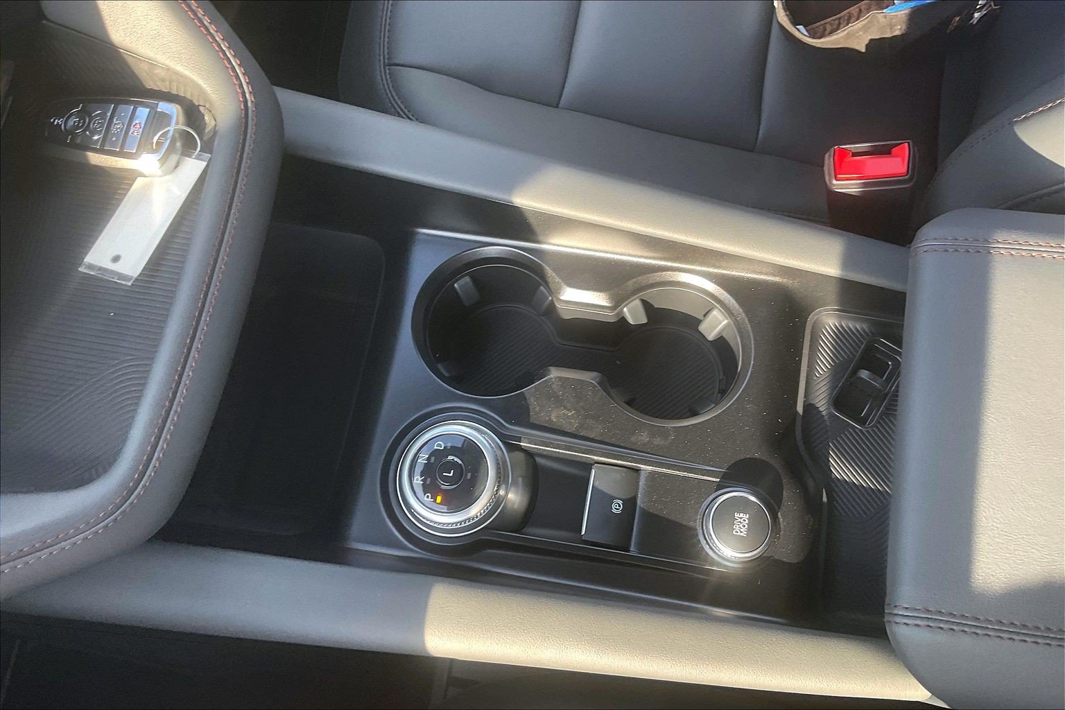 New 2026 Ford Explorer Active w/ Active Comfort Package AWD/4WD image 8