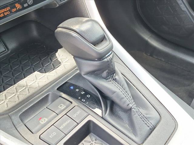 Used 2022 Toyota RAV4 LE FWD image 12