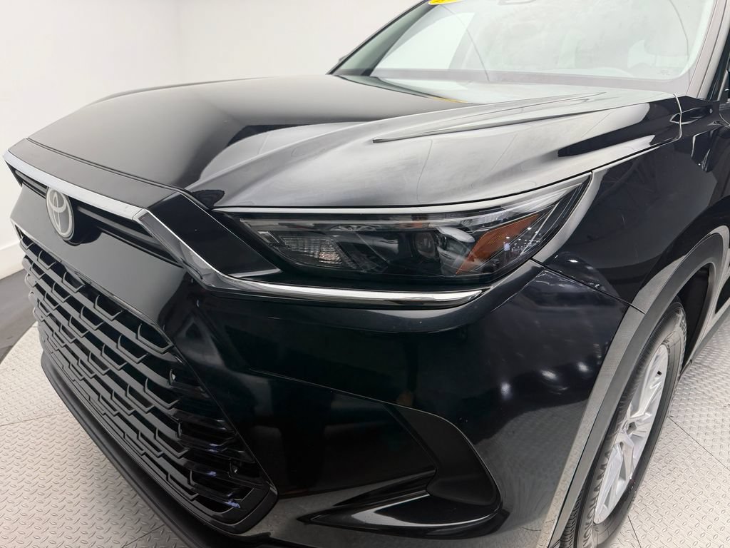 Used 2025 Toyota Grand Highlander AWD image 10