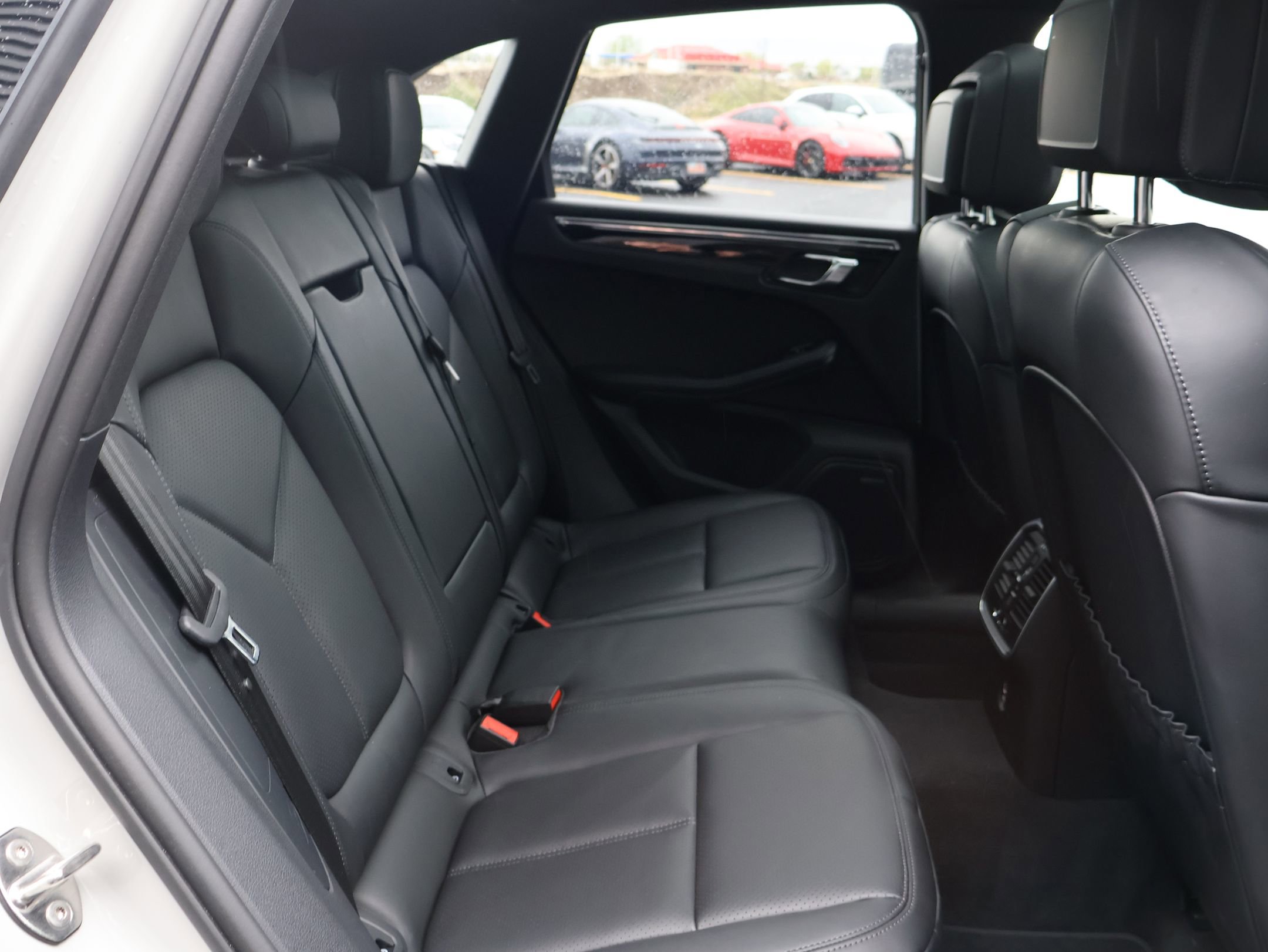 Certified 2026 Porsche Macan AWD/4WD image 26