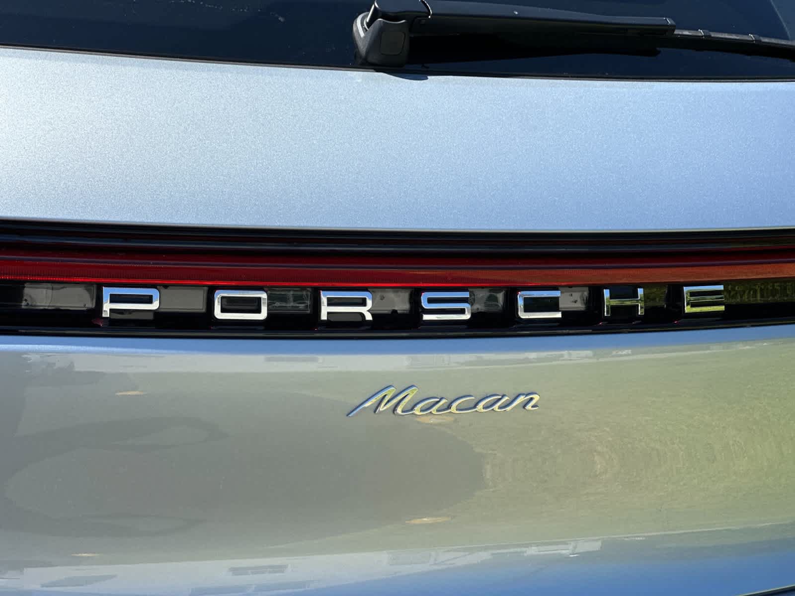 Used 2026 Porsche Macan AWD/4WD image 32