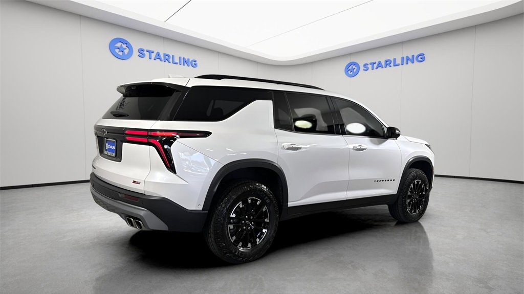 Used 2024 Chevrolet Traverse Z71 w/ Enhanced Driving Package image 9