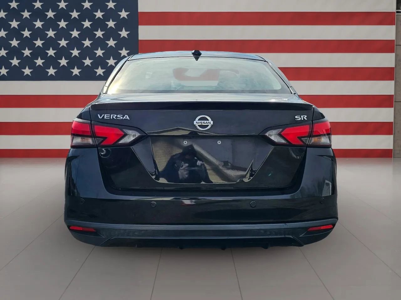 Used 2020 Nissan Versa SR image 6