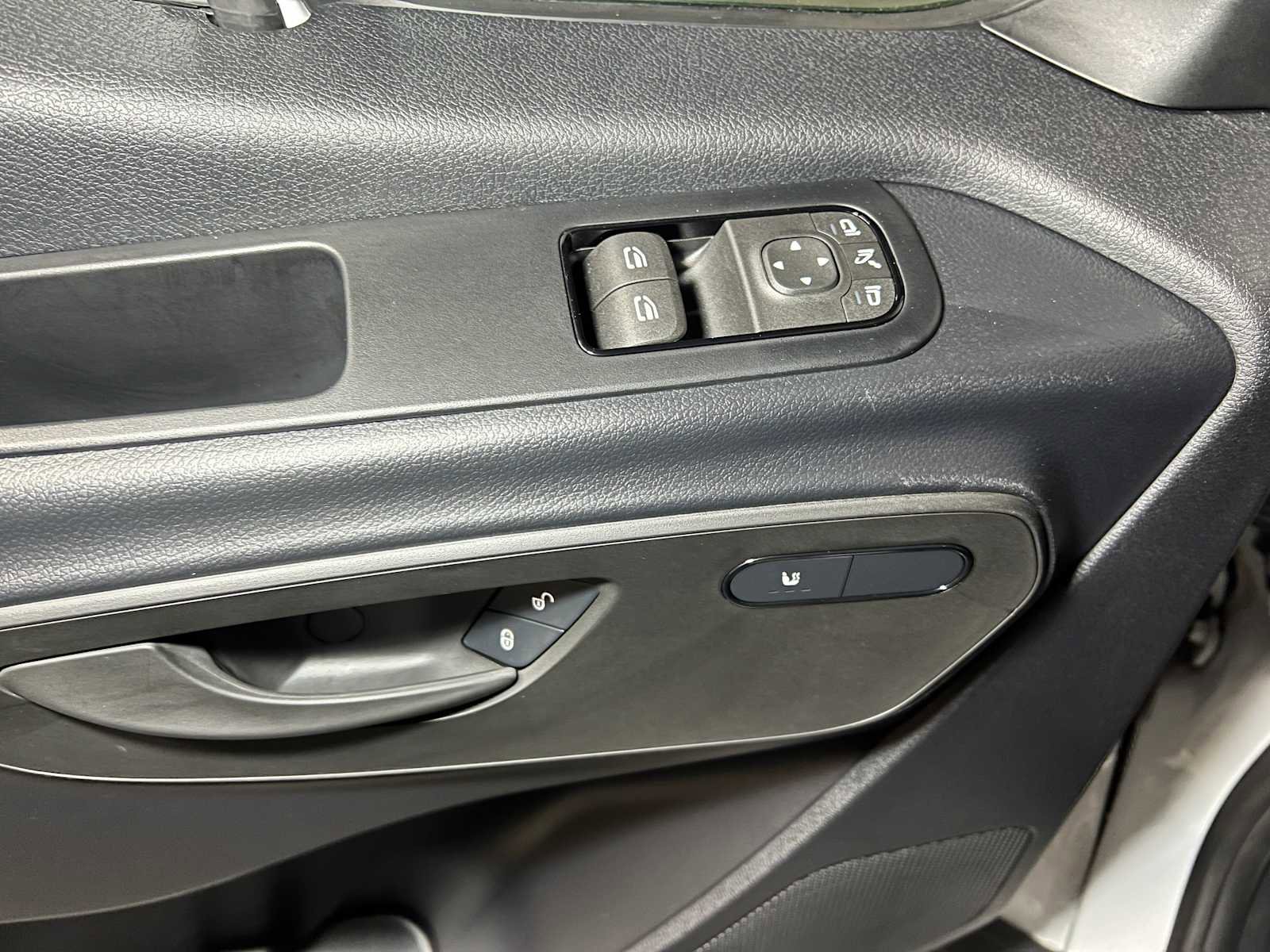 Used 2025 Mercedes-Benz Sprinter 2500 image 20