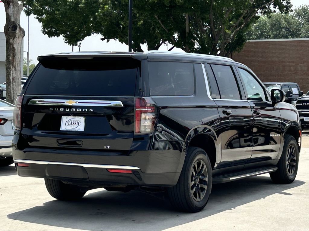 Used 2024 Chevrolet Suburban LT RWD image 4