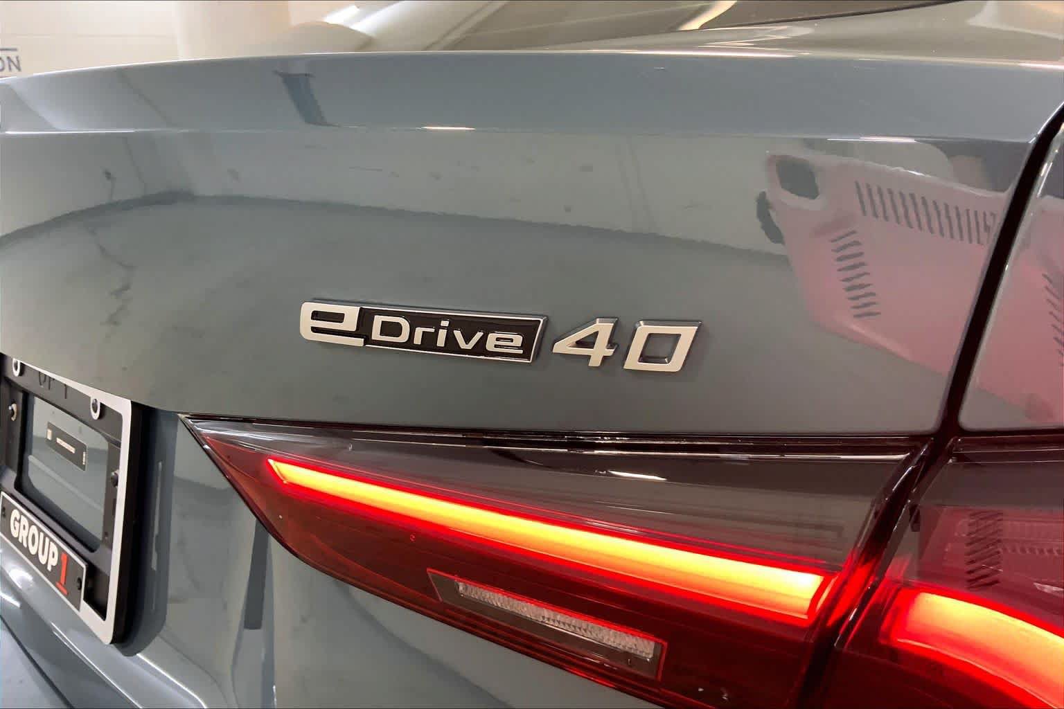 Used 2025 BMW i4 eDrive40 w/ Premium Package RWD image 9
