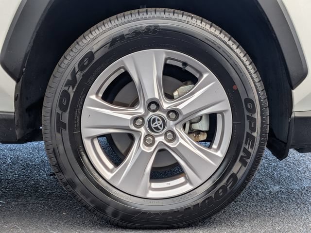 Used 2025 Toyota RAV4 XLE FWD image 10