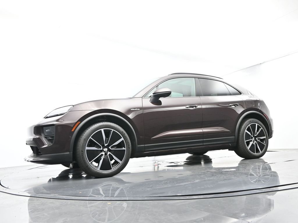 Certified 2025 Porsche Macan Electric image 45
