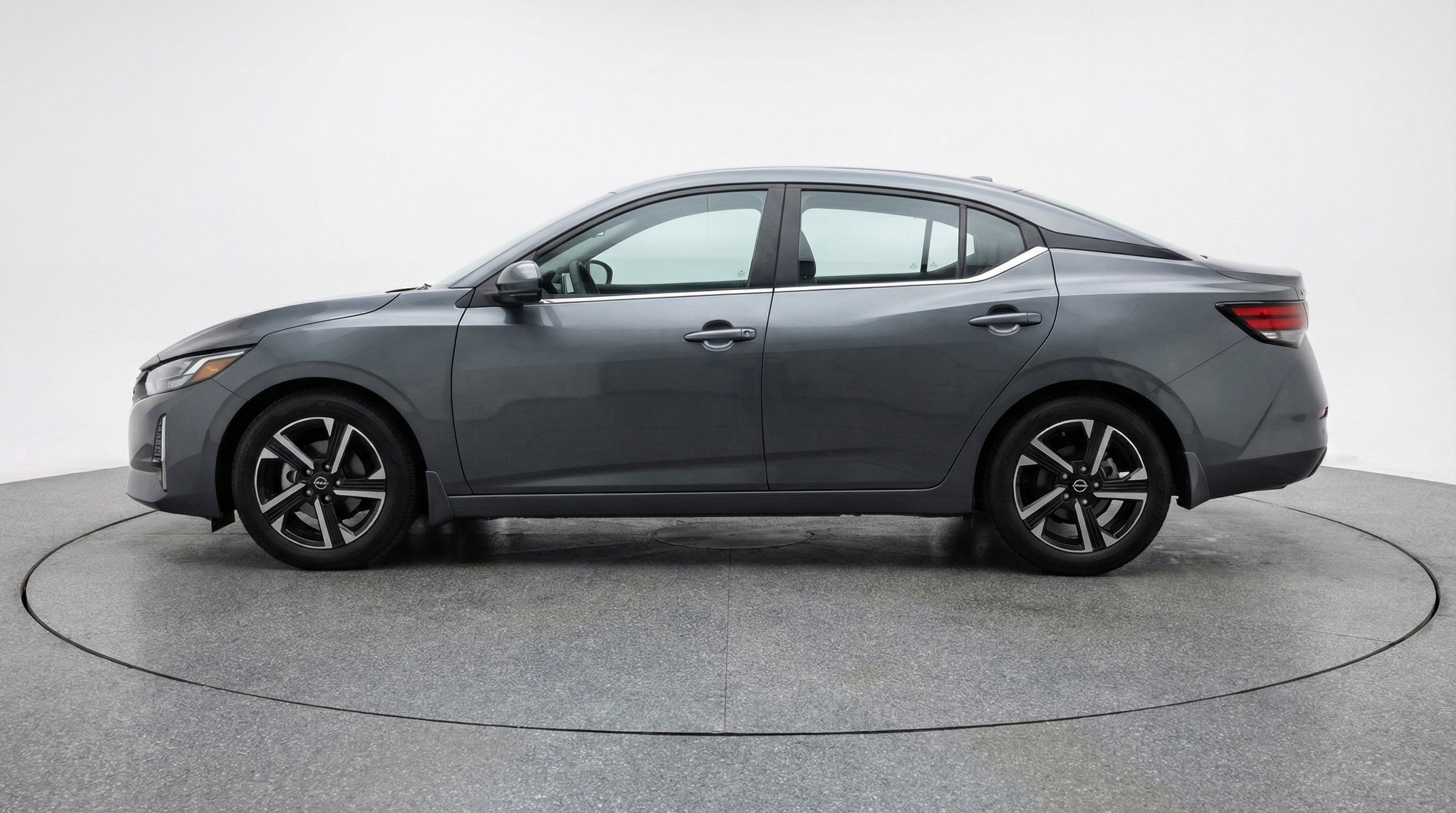 Used 2025 Nissan Sentra SV image 5