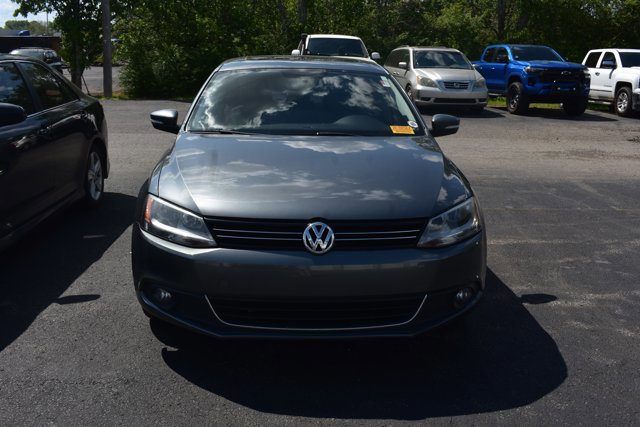 Used 2013 Volkswagen Jetta SEL image 2