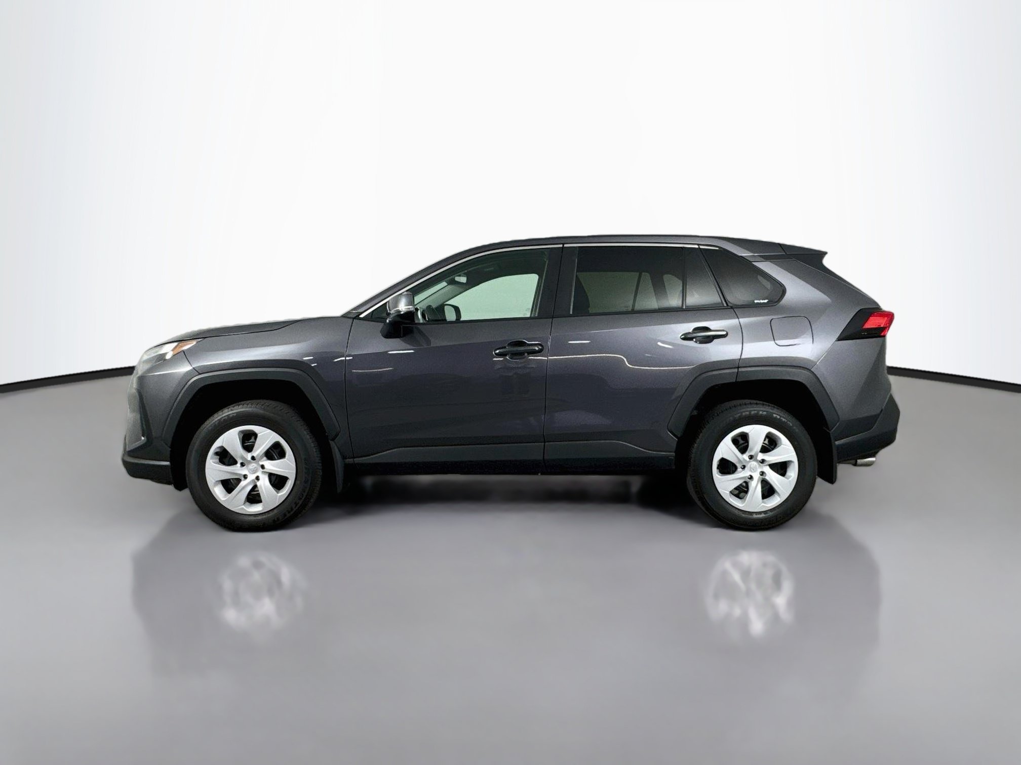Certified 2024 Toyota RAV4 LE AWD/4WD image 4