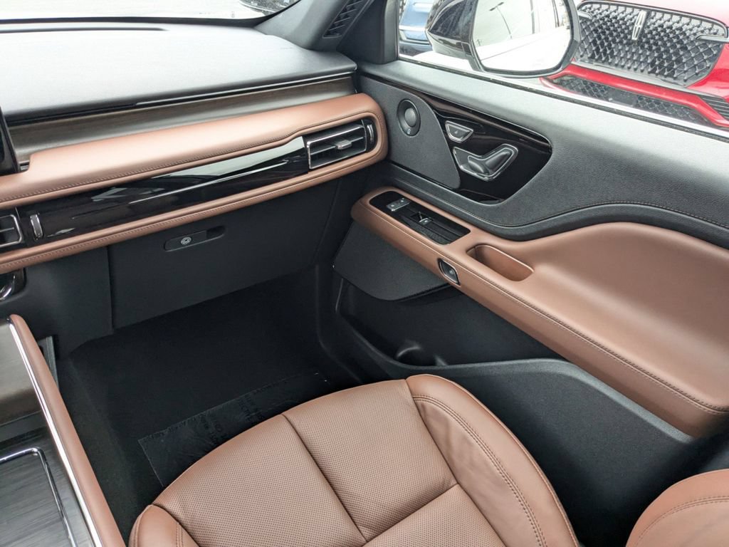 New 2026 Lincoln Aviator Reserve w/ Illumination Package RWD image 21