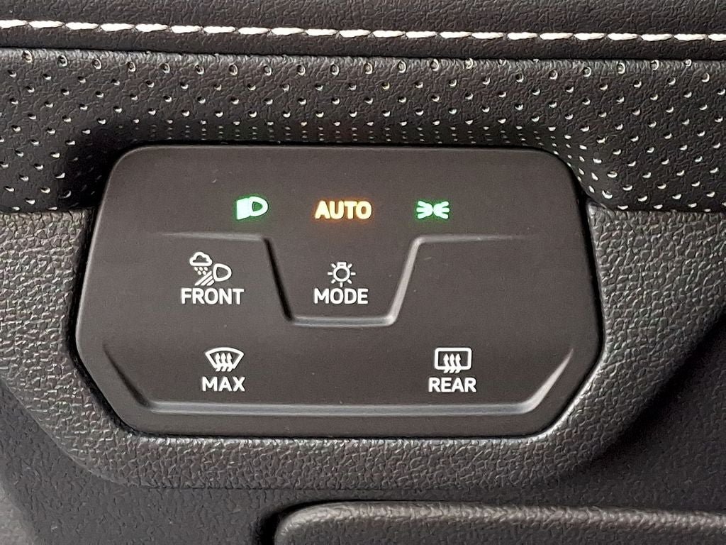 Used 2024 Volkswagen Atlas Cross Sport SEL R-Line AWD/4WD image 24