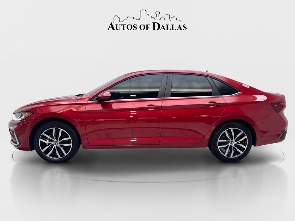 Used 2025 Volkswagen Jetta SE FWD image 5