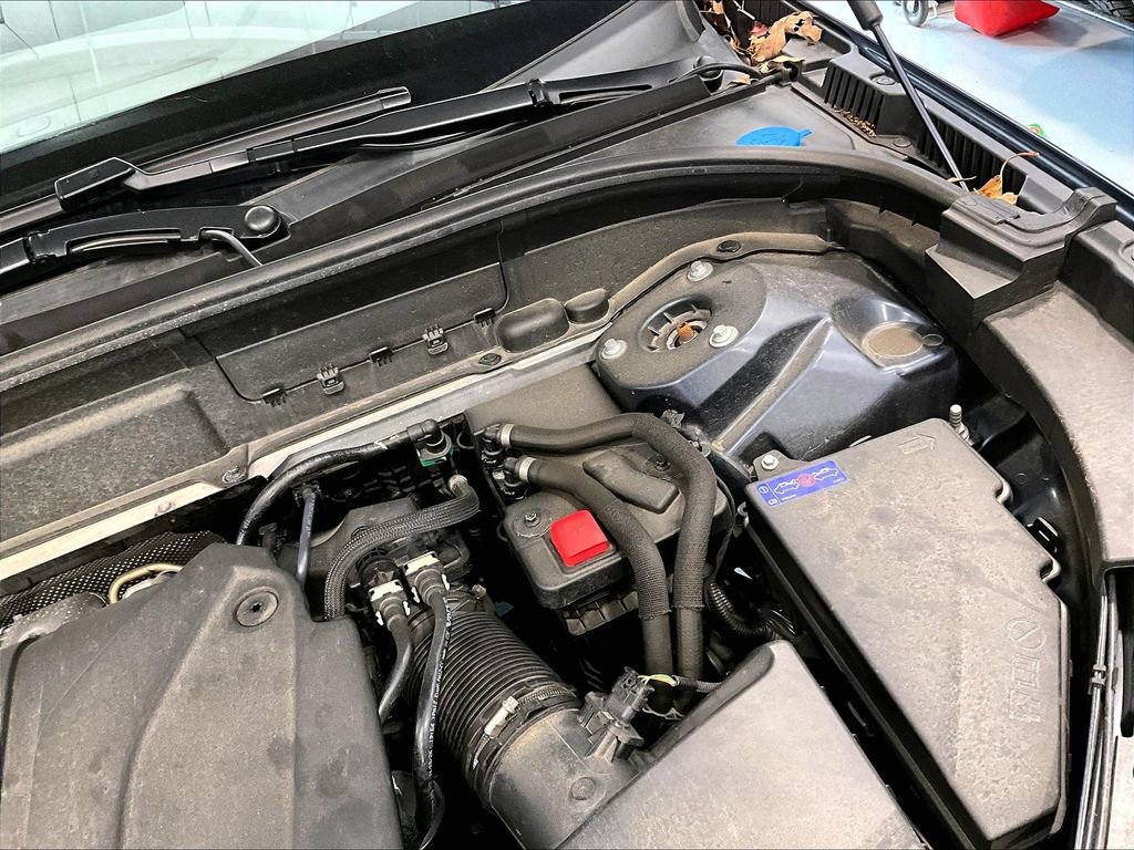 Used 2025 Volvo XC60 B5 Plus w/ Climate Package image 32