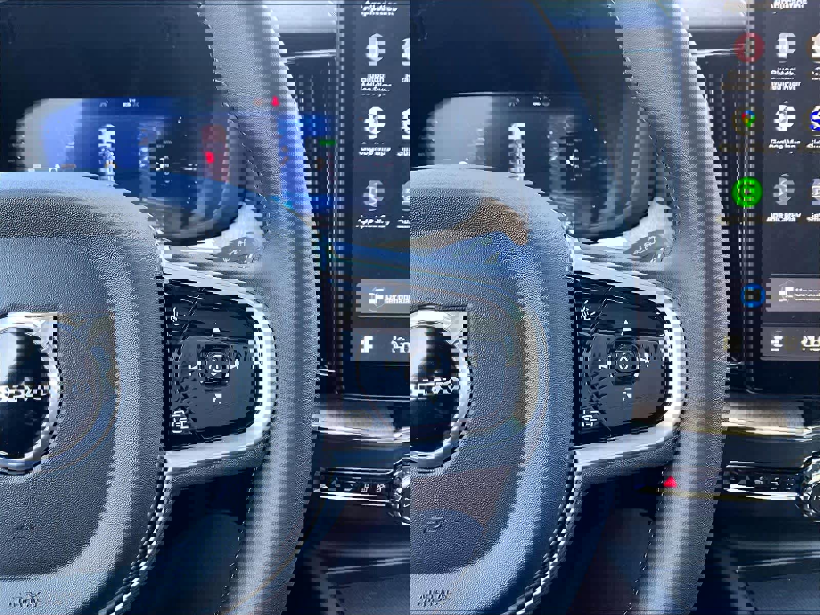 Used 2026 Volvo XC60 T8 Plus w/ Climate Package image 22