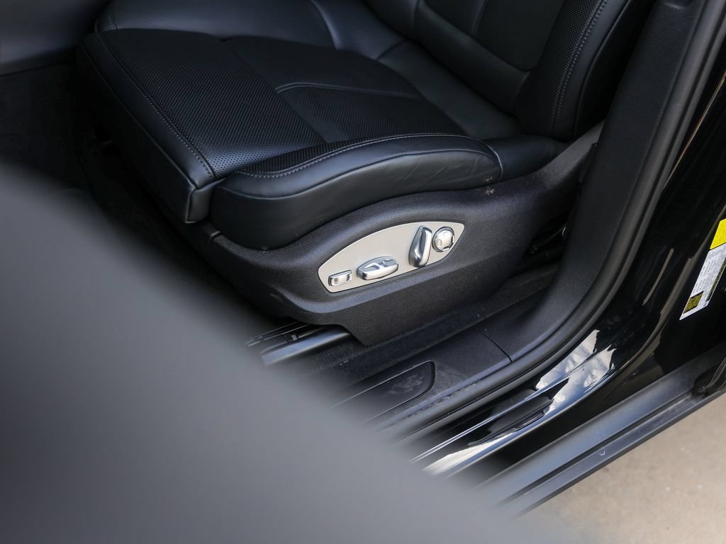 Certified 2026 Porsche Macan AWD/4WD image 13