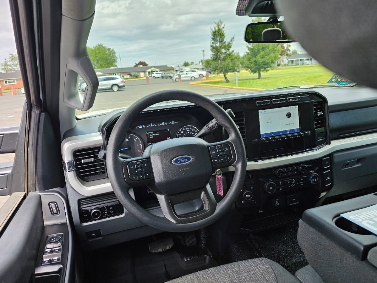 Used 2023 Ford F350 XLT w/ FX4 Off-Road Package image 21