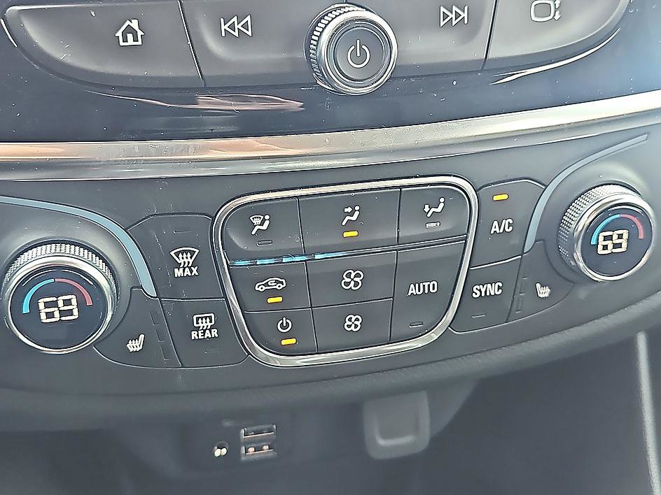 Used 2021 Chevrolet Traverse RS w/ LPO, Floor Liner Package AWD/4WD image 25