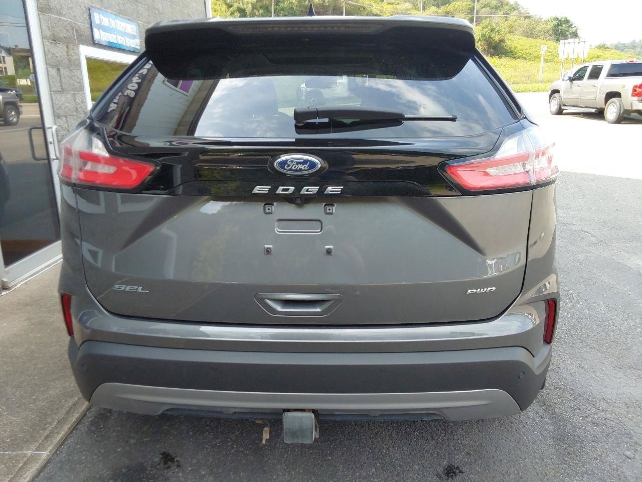 Used 2022 Ford Edge SEL w/ Convenience Package AWD/4WD image 4