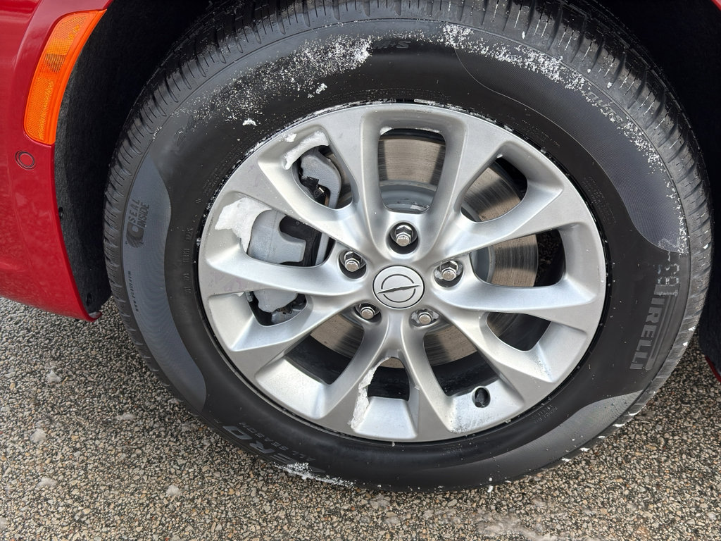 New 2026 Chrysler Pacifica Select image 9