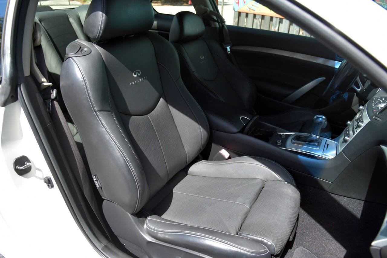 Used 2014 INFINITI Q60 Journey w/ Premium Package image 32