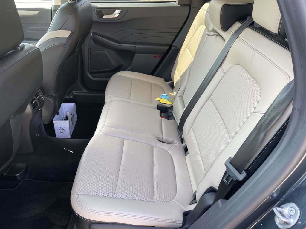 Used 2022 Ford Escape SEL w/ Technology Package image 12