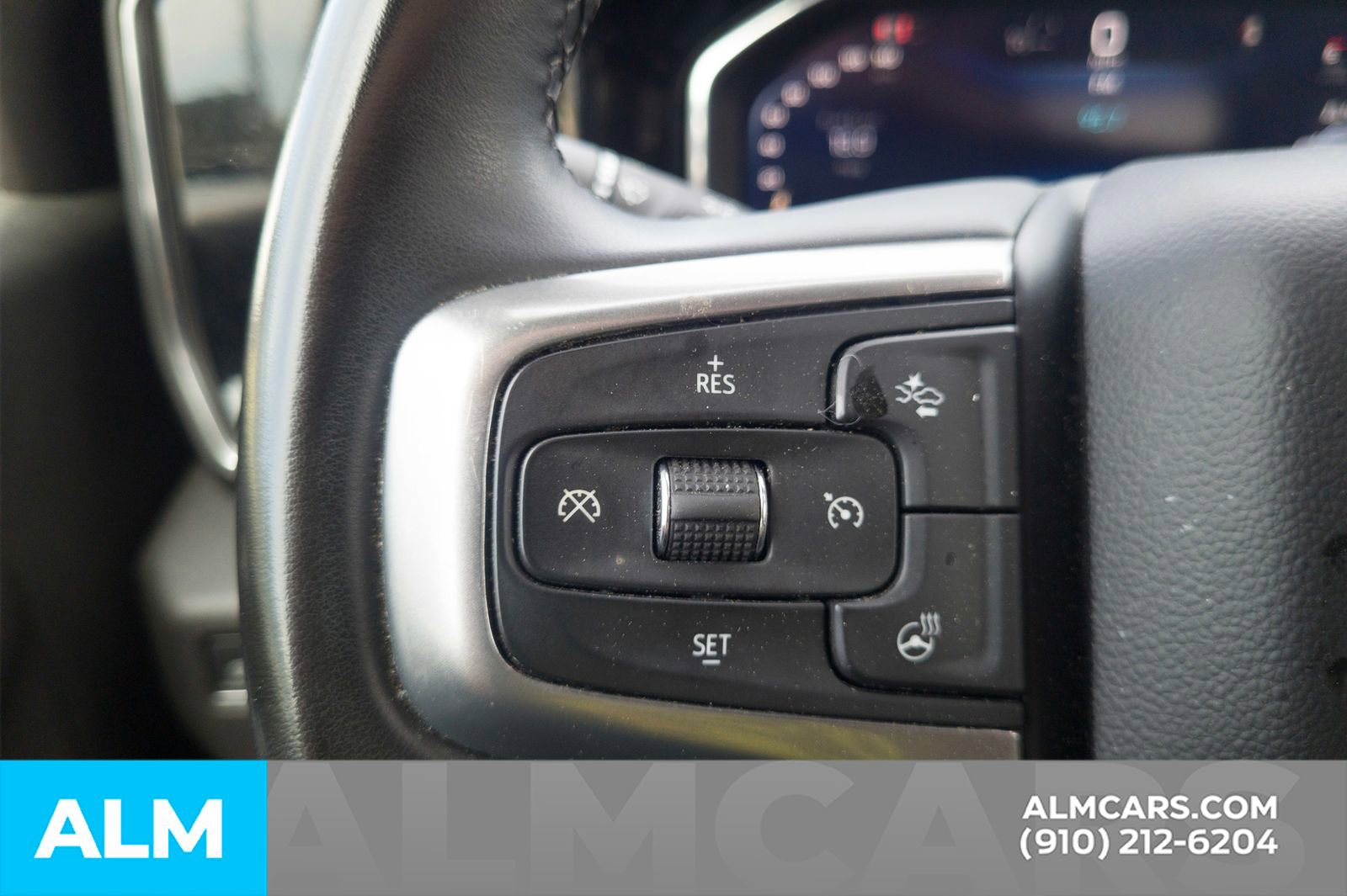Used 2025 Chevrolet Silverado 1500 LT RWD image 31