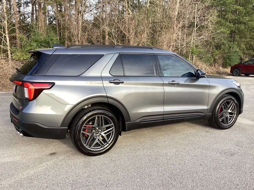 New 2026 Ford Explorer ST w/ Sun And Sound Package image 4