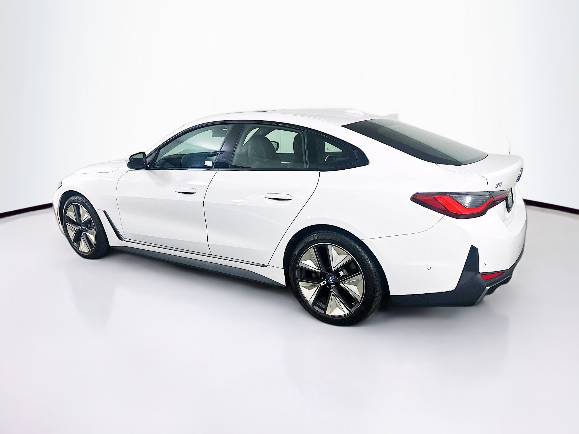 Used 2023 BMW i4 eDrive35 w/ Premium Package RWD image 5