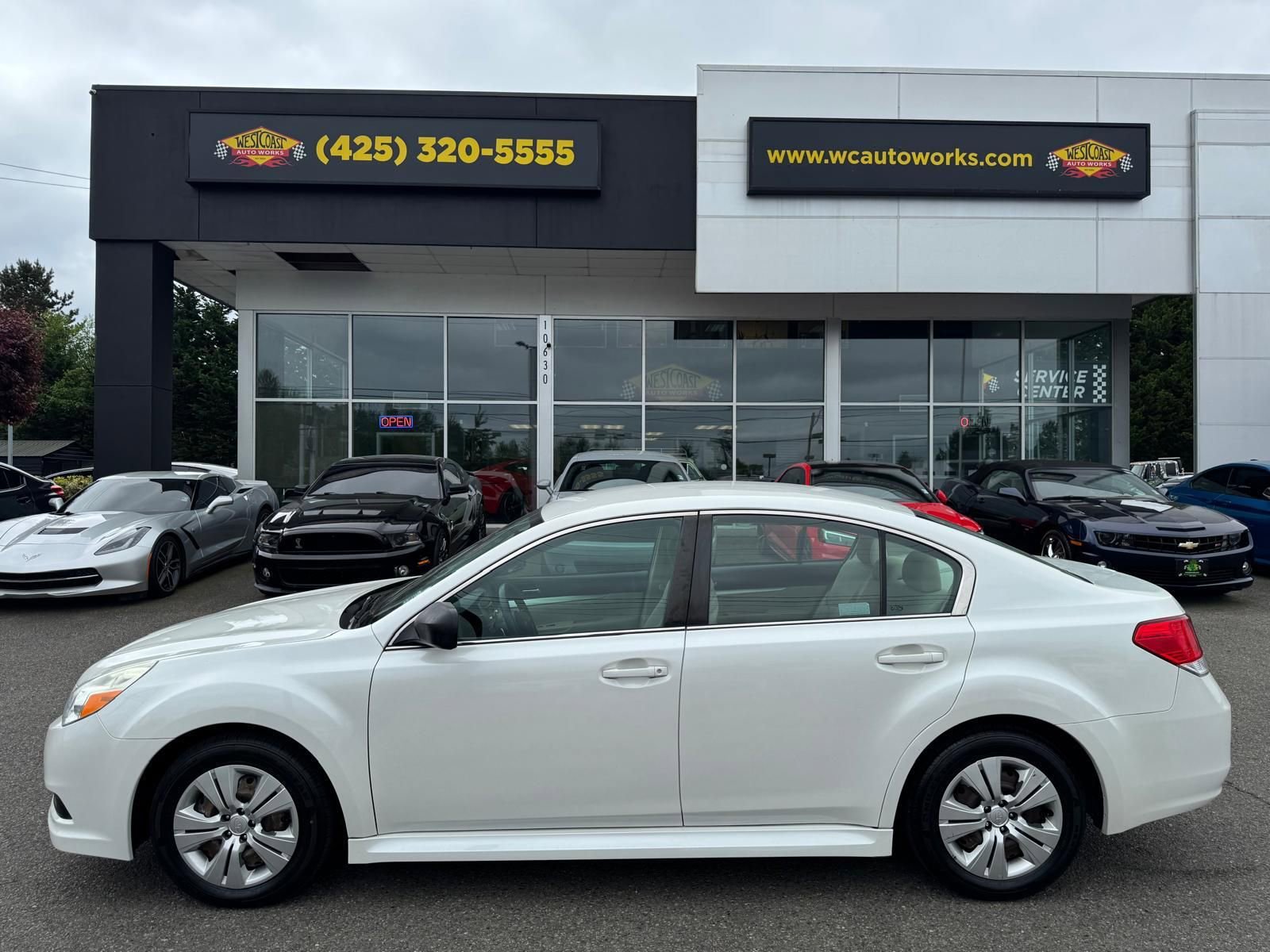 Used 2010 Subaru Legacy 2.5i AWD/4WD image 2