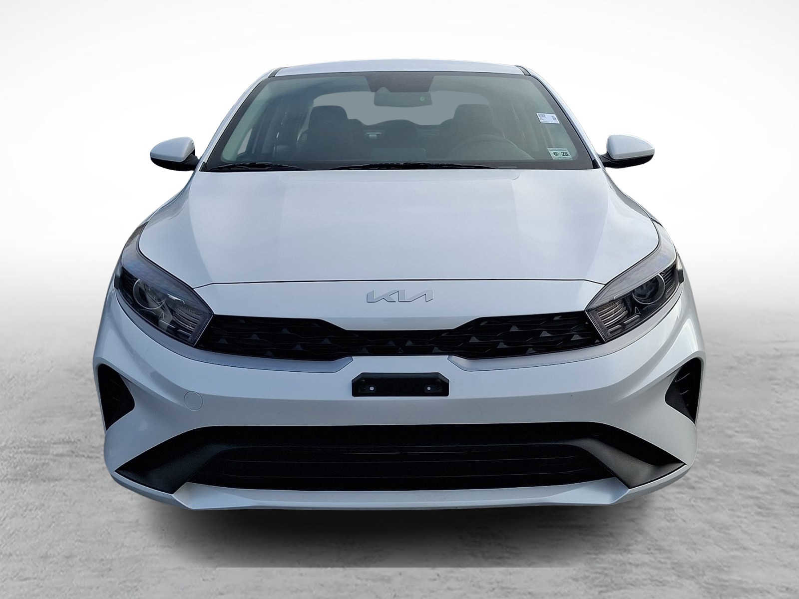 Used 2023 Kia Forte LXS image 2