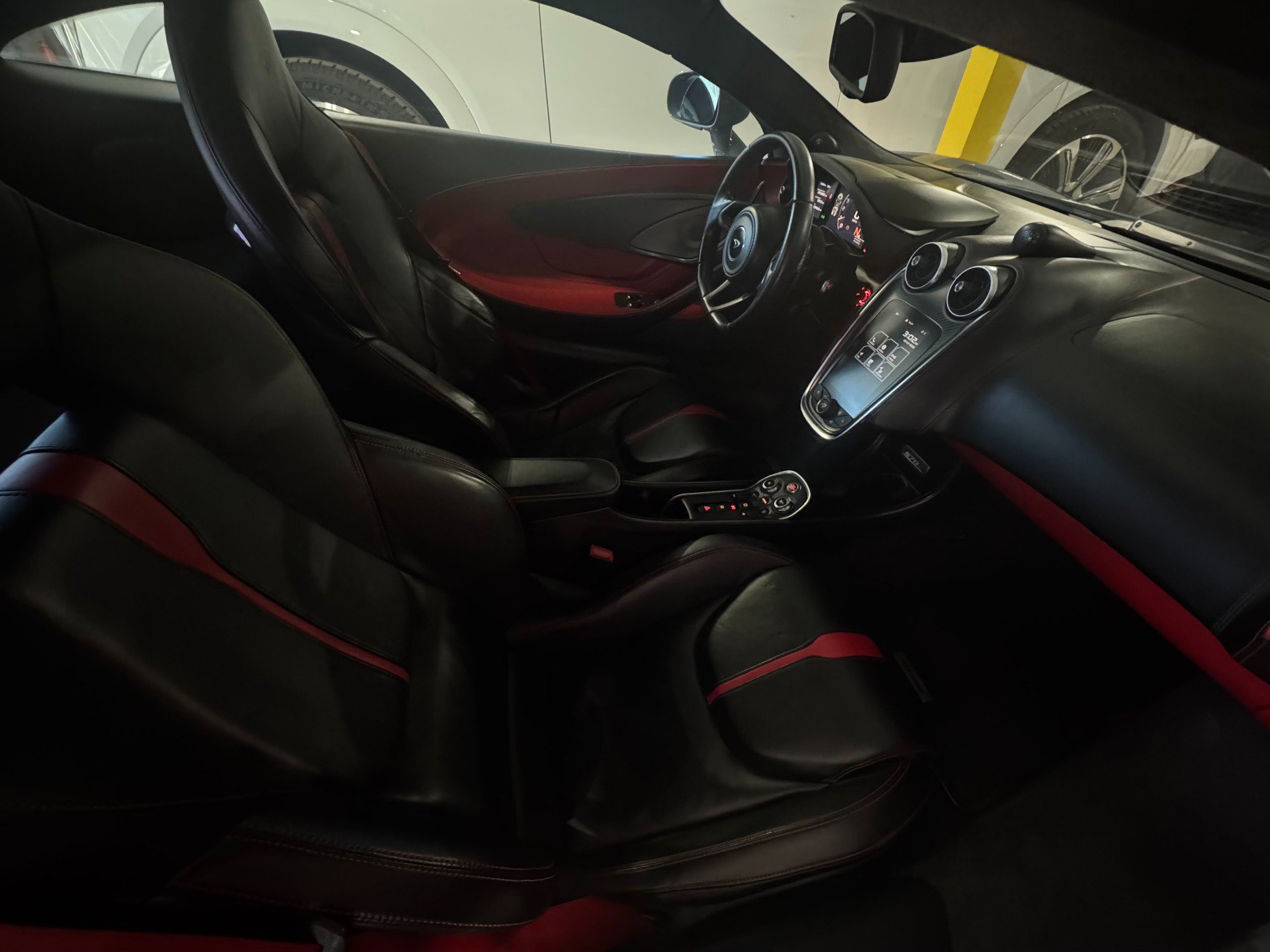 Used 2016 McLaren 570S Coupe image 39