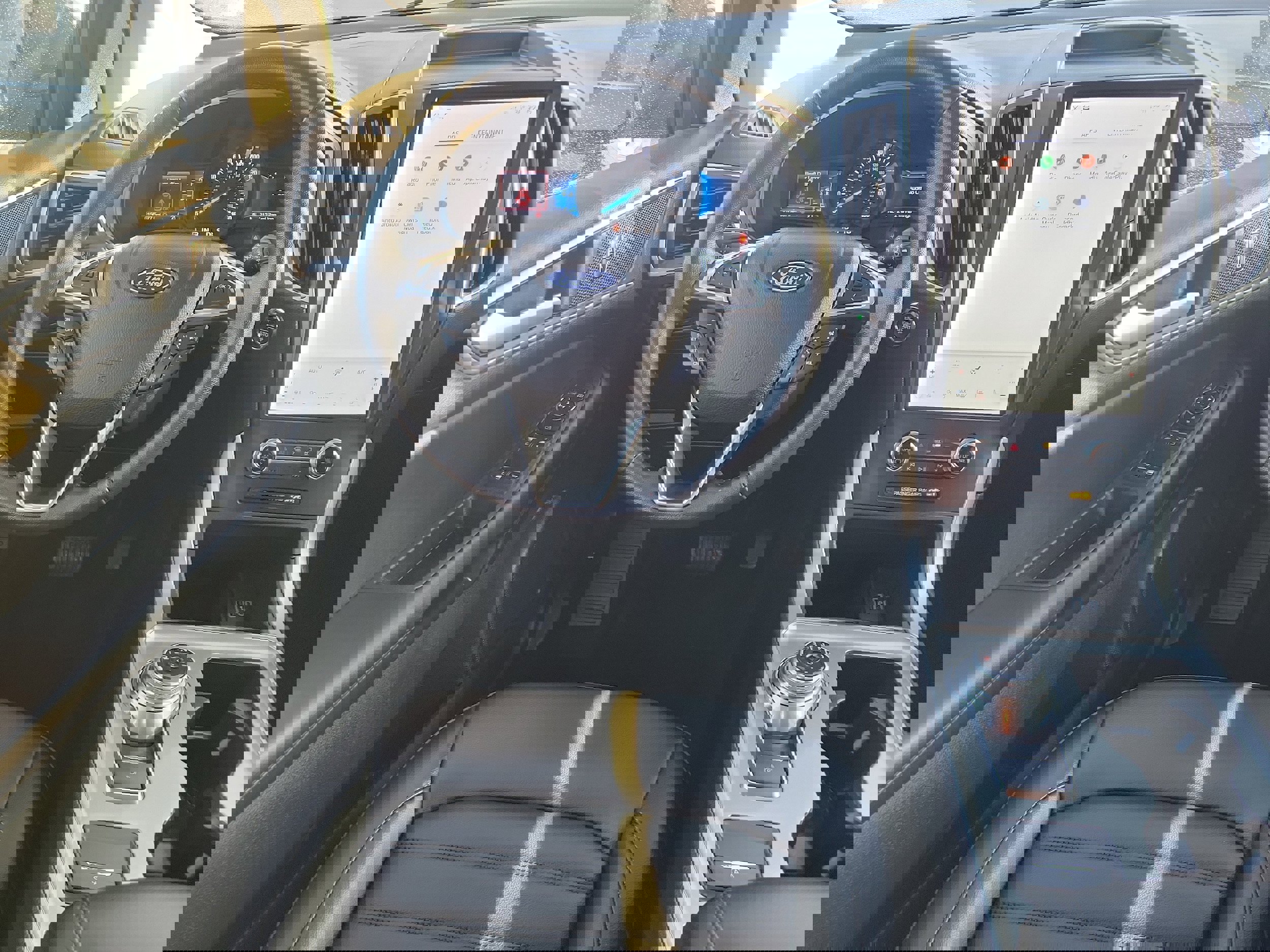 Used 2024 Ford Edge SEL w/ Convenience Package image 15