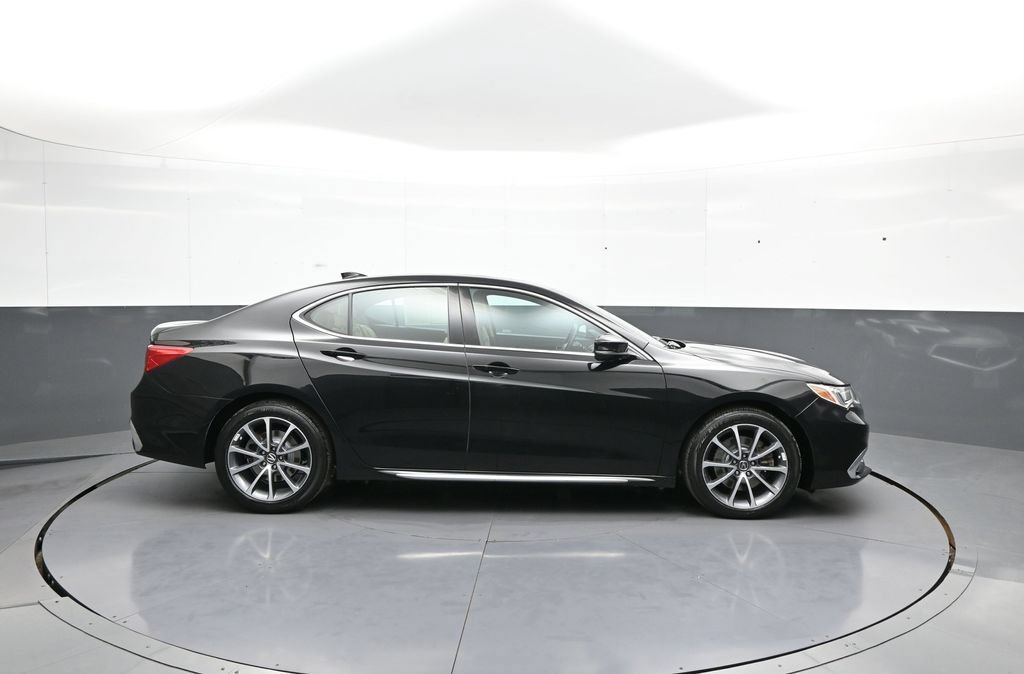 Used 2018 Acura TLX w/ Technology Package FWD image 5