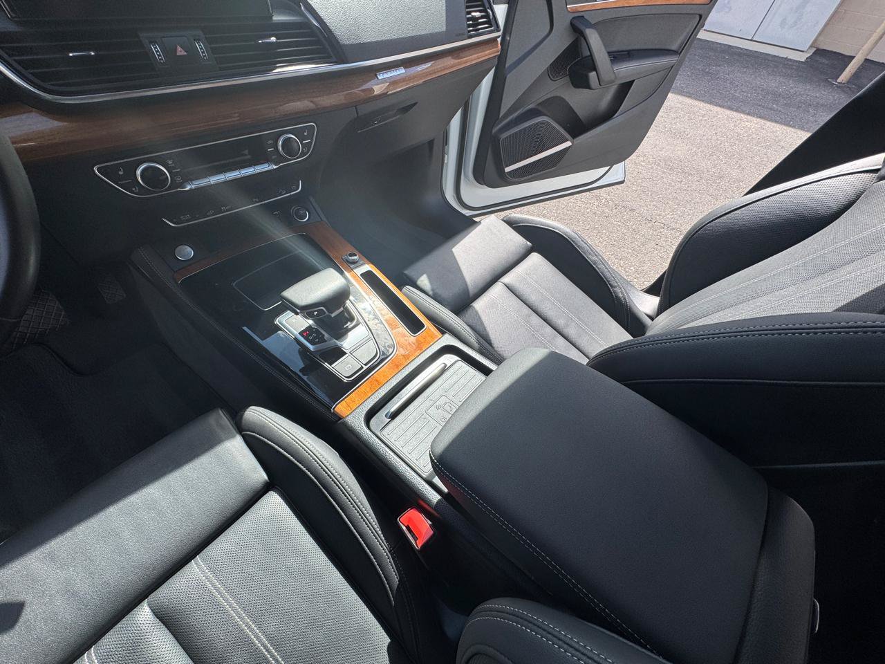 Used 2021 Audi Q5 e Premium Plus w/ Premium Plus Package AWD/4WD image 37