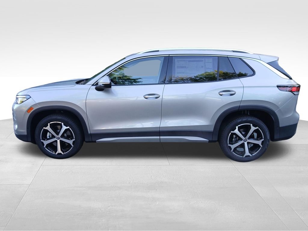 New 2026 Volkswagen Tiguan SE image 2