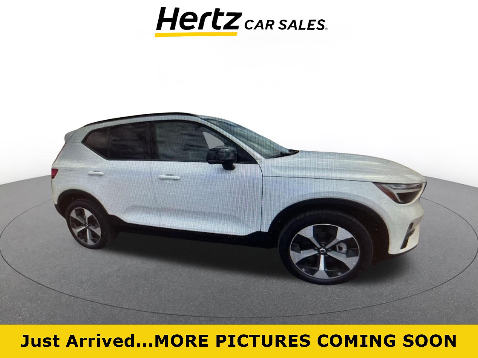 Used 2024 Volvo XC40 B5 Core