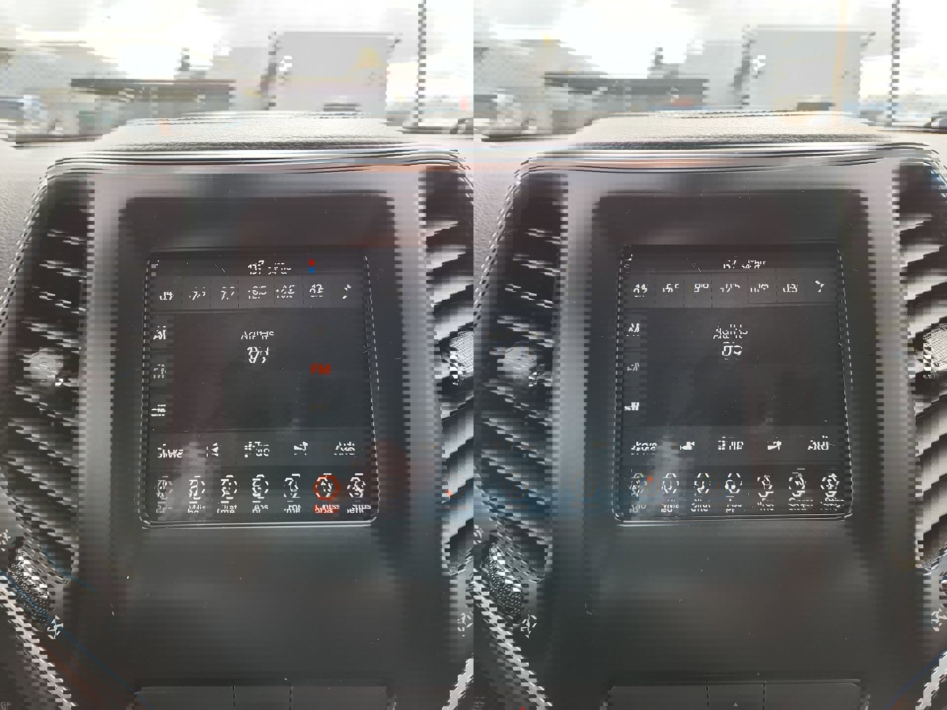 Certified 2019 Jeep Cherokee Latitude Plus image 12