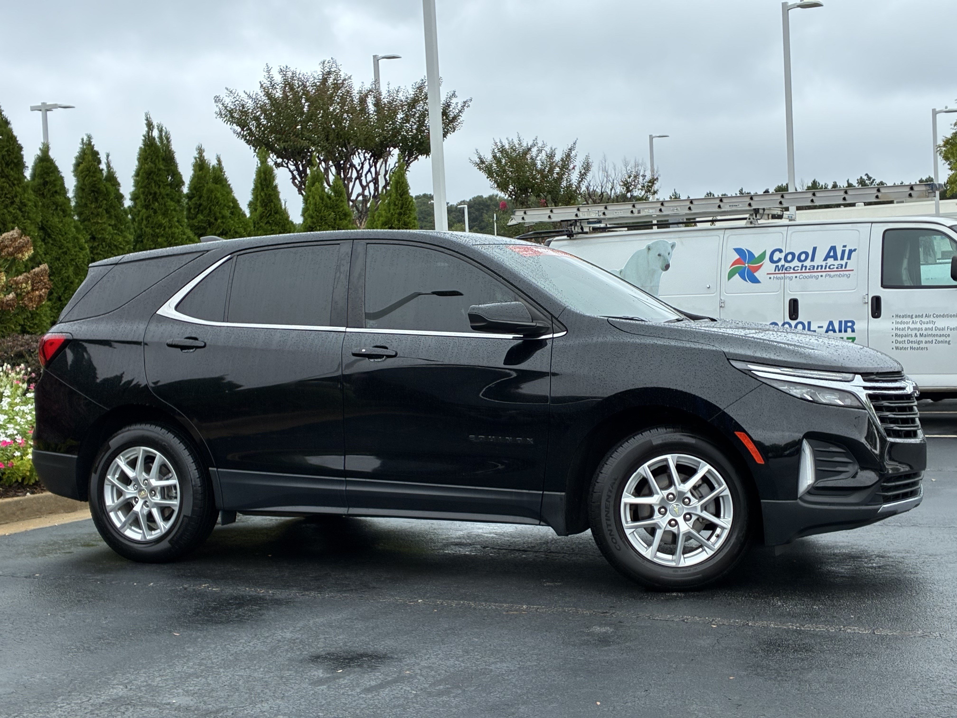 Used 2022 Chevrolet Equinox LT w/ LPO, Floor Liner Package FWD image 3