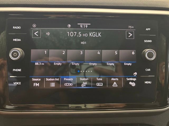 Used 2023 Volkswagen Atlas Cross Sport SE FWD image 27