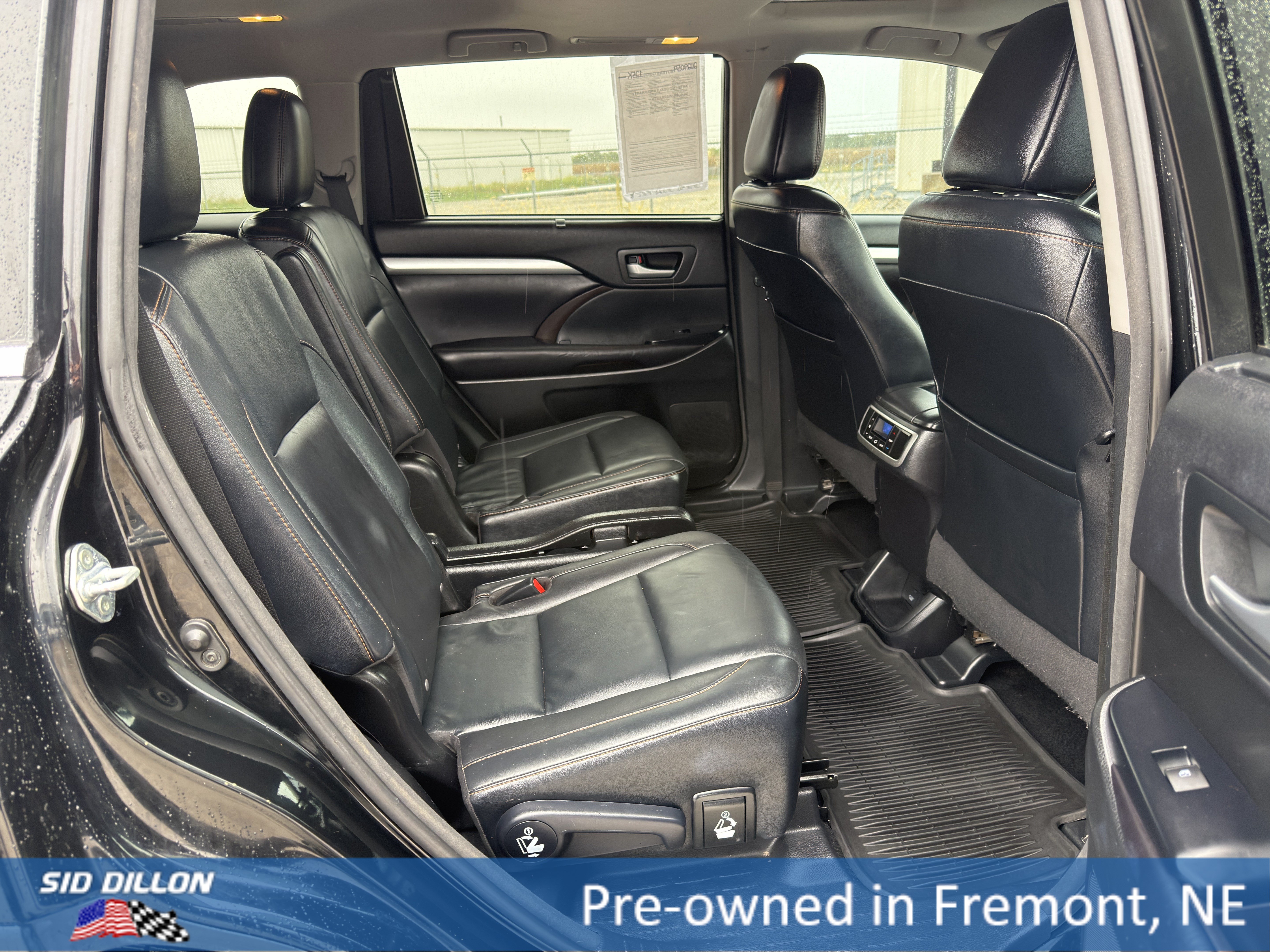 Used 2016 Toyota Highlander XLE AWD/4WD image 17