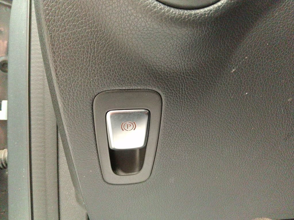 Used 2019 Mercedes-Benz GLC 300 image 14