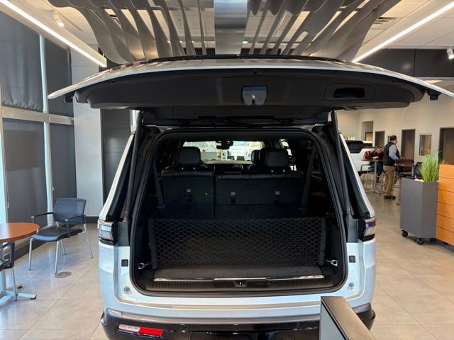 New 2026 Jeep Grand Wagoneer L Summit w/ Premium Group III image 18