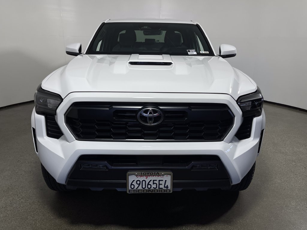 Certified 2025 Toyota Tacoma TRD Sport AWD/4WD image 8